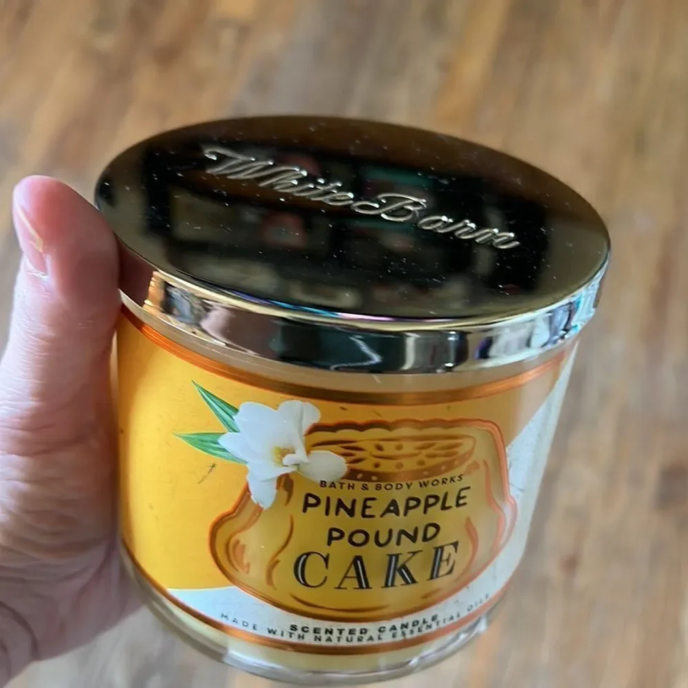 1 LEFT! White Barn Pineapple Pound Cake 3 Wick Candle - Picture 2 of 6